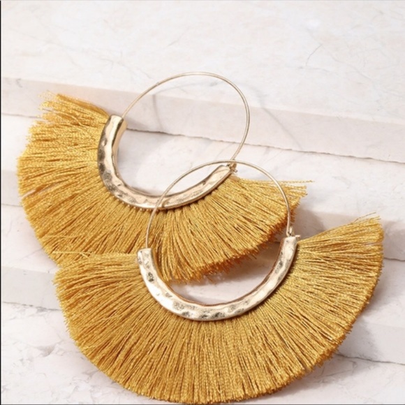 MODA ME COUTURE Jewelry - TASSEL EARRINGS